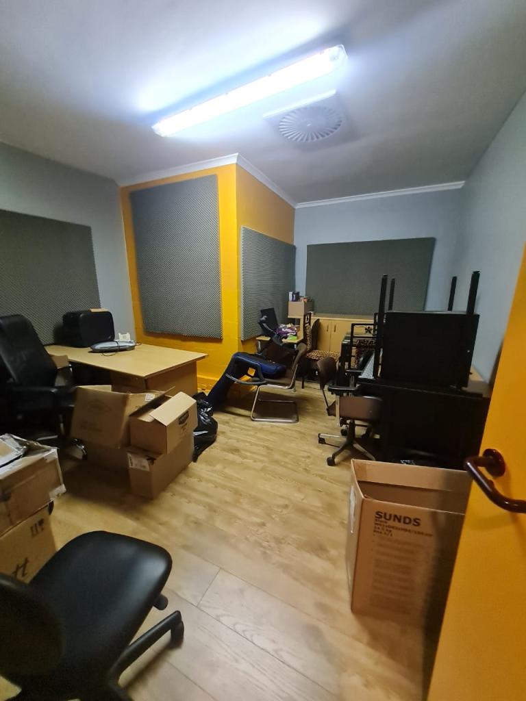To Let Commercial Property for Rent in Pinelands Western Cape